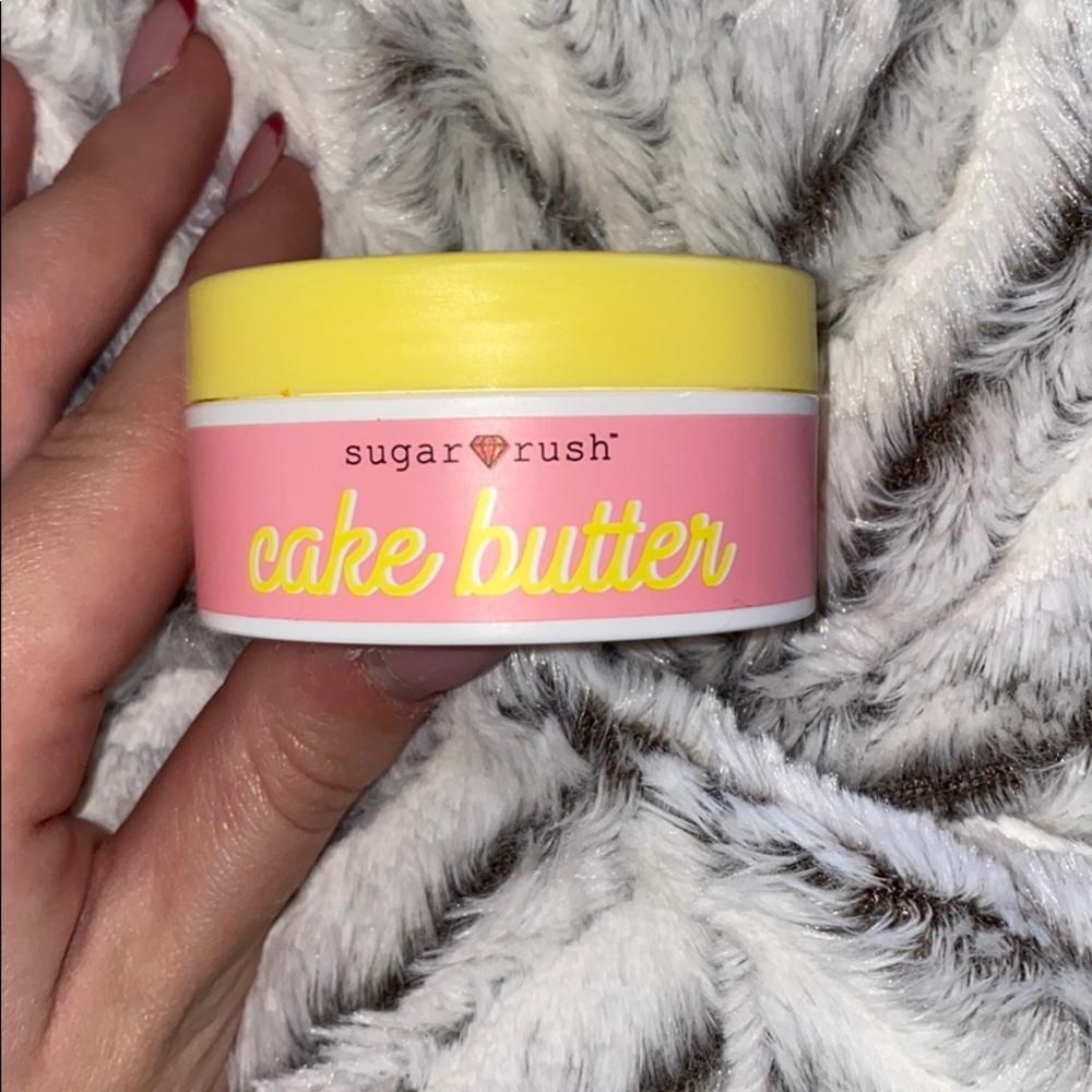 Apply pie whipped body butter